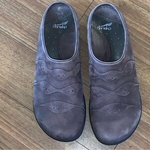 Dansko Women’s Brown Glenna Clogs Size 39